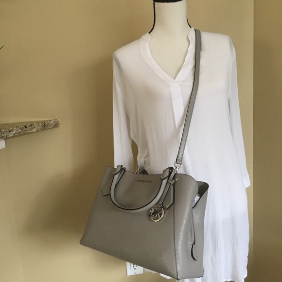 Michael Kors Large Kimberly gray satchel & wallet - Picture 3 of 8